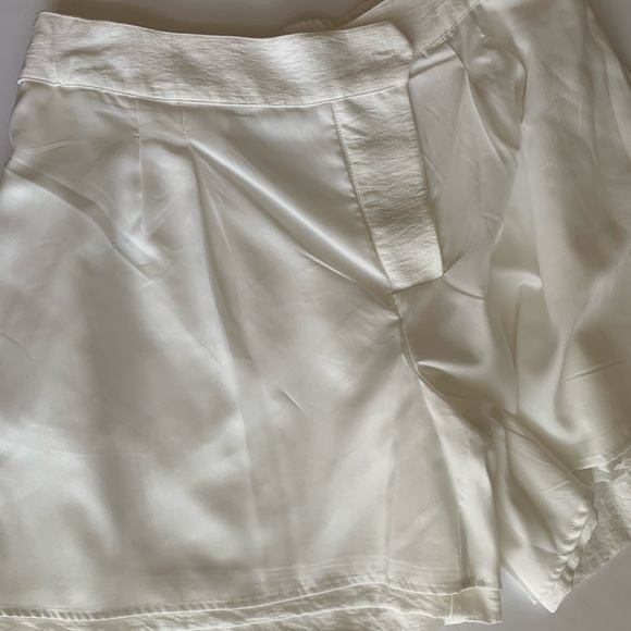 Vince Camuto  NEW women’s solid shorts - size 4 - Picture 14 of 14